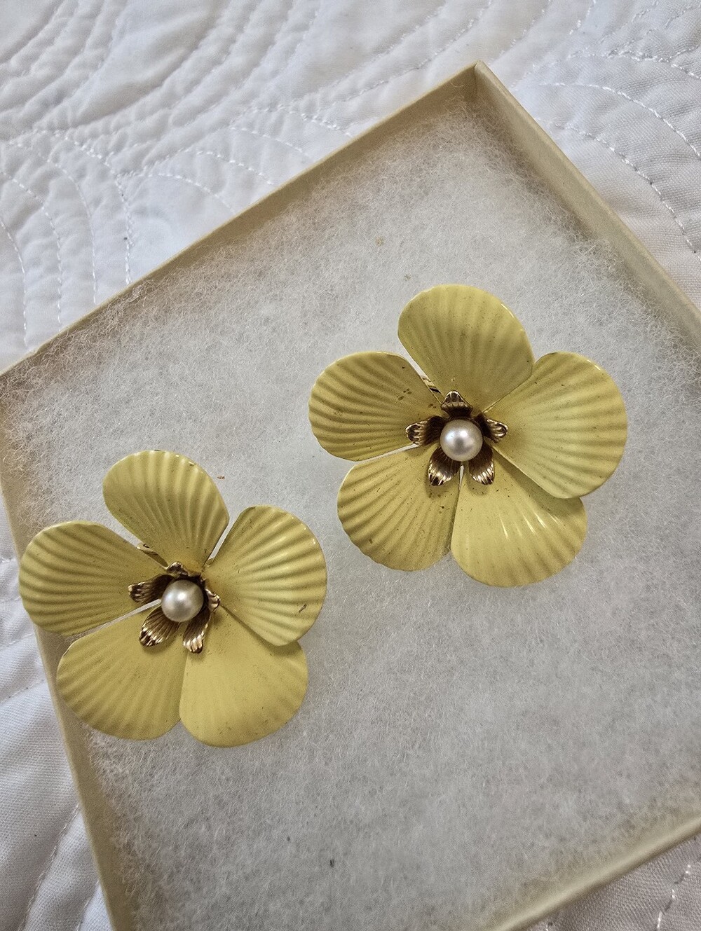 Vintage Sarah Coventry Enamel Yellow Floral Pearl Accent Clip-On Earrings